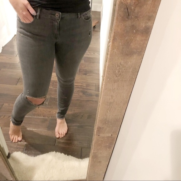 DL1961 size 28 distressed instasculpt skinny jeans - Picture 3 of 8